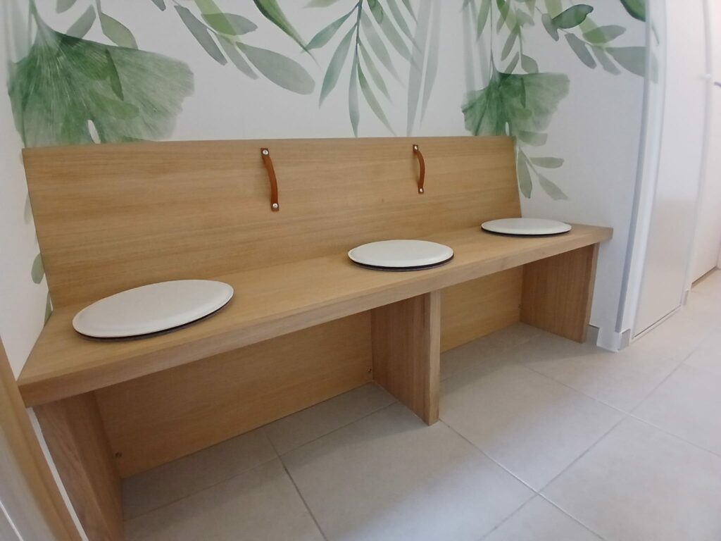 Banc bois salle d'attente